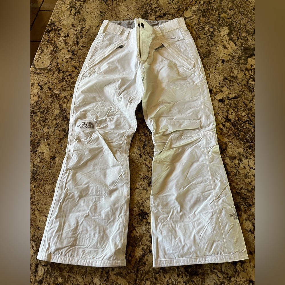 North Face GIRLS Ski pants 10/12. White with bonus pair in Aqua.